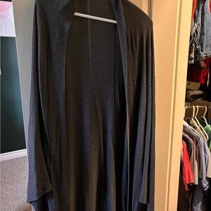 Woman’s Grey Stillness Wrap